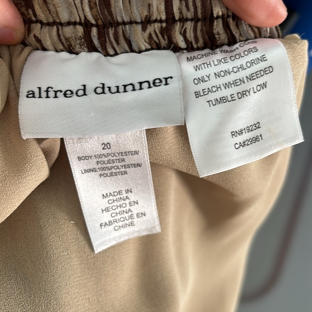 NWOT Alfred Dunner brown printed tulle midi skirt, size 20 - Picture 5 of 6